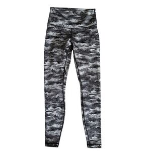 Lululemon Leggings Womens 6 Black White Camo Wunder Under High Rise Full Length